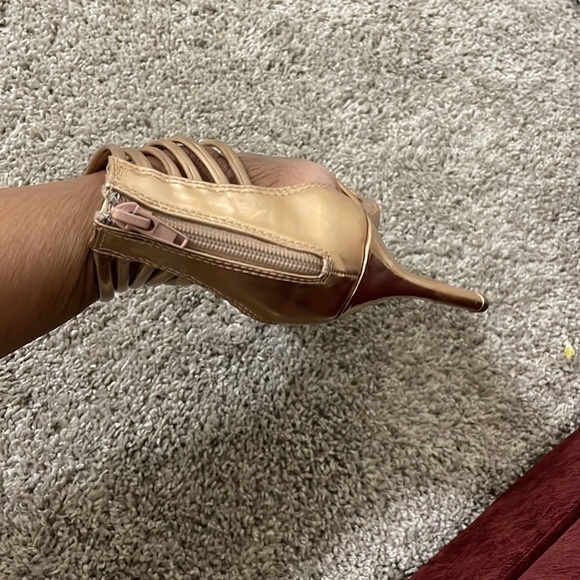 Rose gold Steve Madden heels sz 8 - Picture 3 of 4